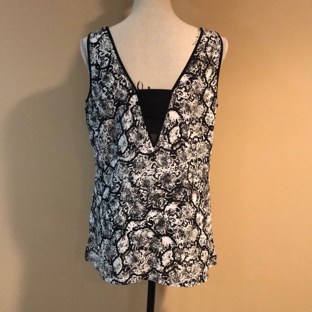 Express python print tank top - Picture 3 of 4
